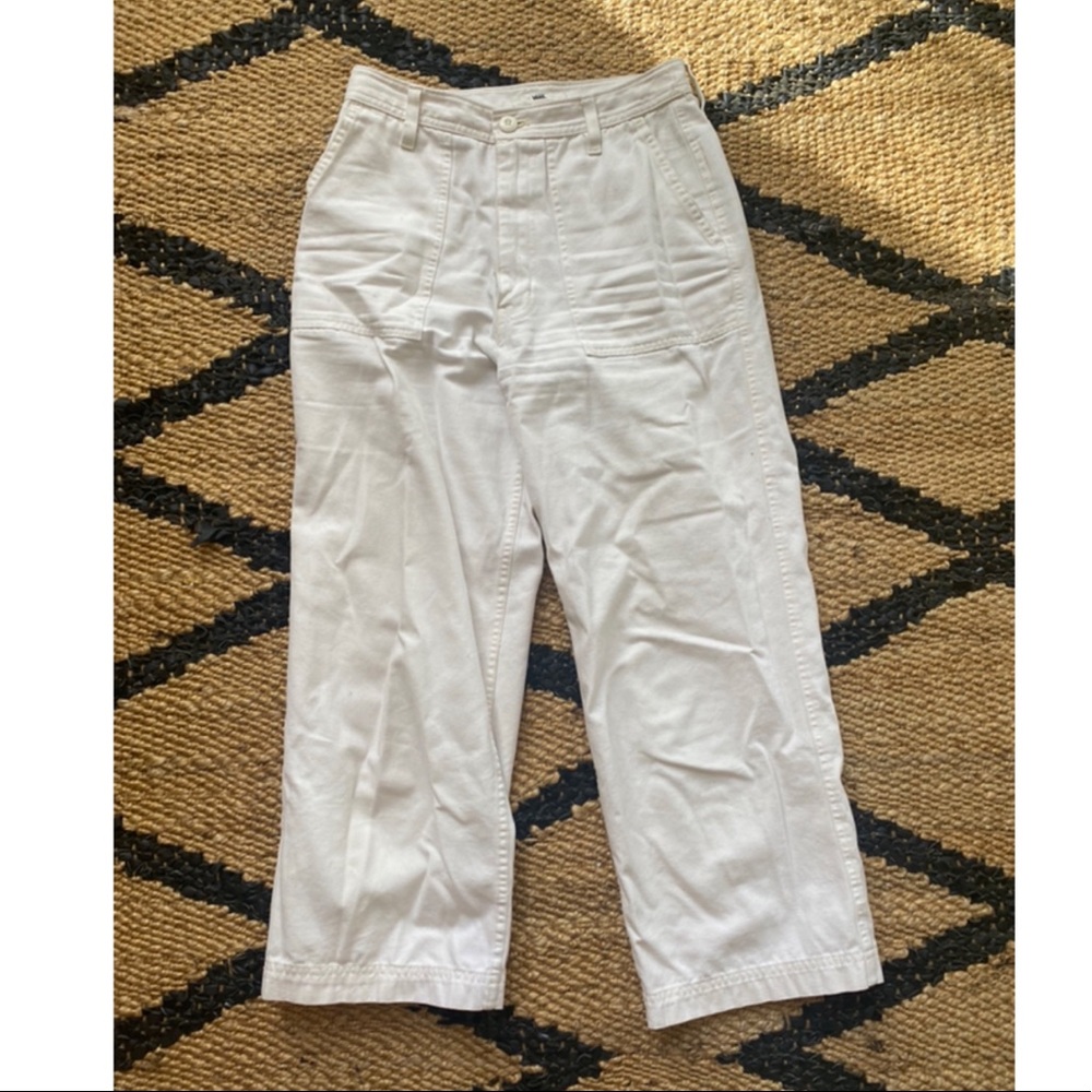 Wide leg, white cropped jeans.